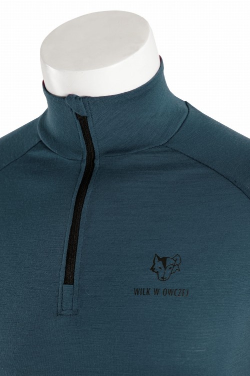 meska-koszulka-merino-Malamute-Outdoor-LS-stalowonienoieski3-wilk-w-owczej.jpg