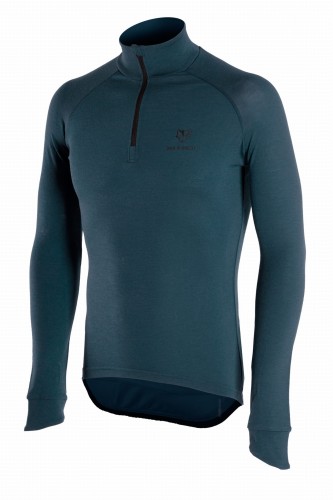 meska-koszulka-merino-Malamute-Outdoor-LS-stalowonienoieski-wilk-w-owczej.jpg